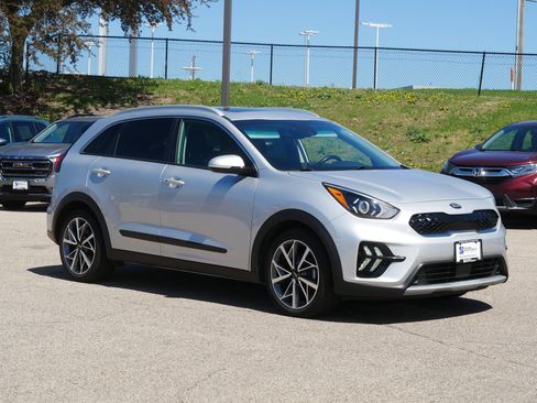 Used 2020 Kia Niro Touring FWD image 4