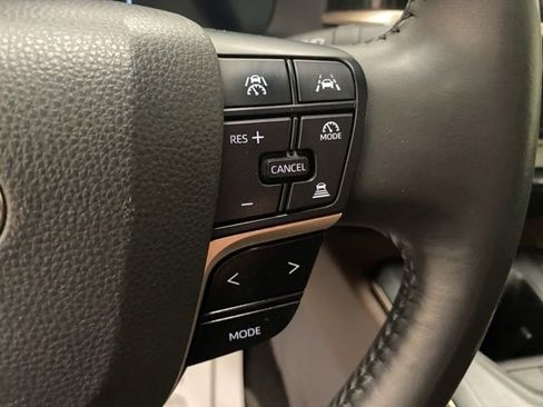 Used 2023 Toyota Crown AWD/4WD image 31