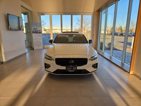 Used 2023 Volvo S60 B5 Plus w/ Climate Package image 3