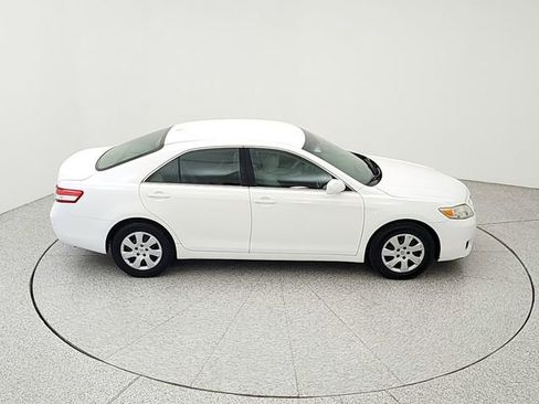 Used 2011 Toyota Camry LE FWD image 16