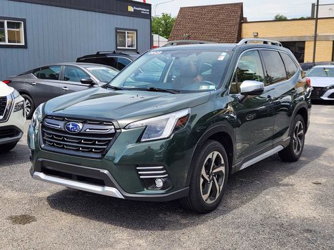 Used 2023 Subaru Forester Touring AWD/4WD image 2
