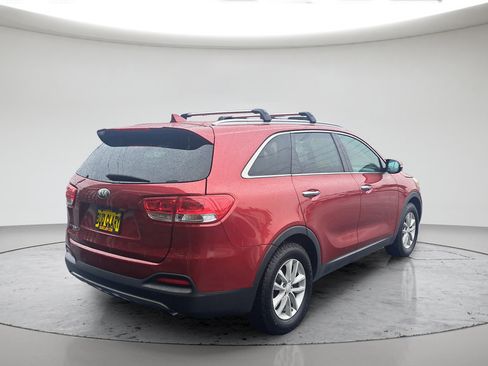 Used 2018 Kia Sorento FWD image 3