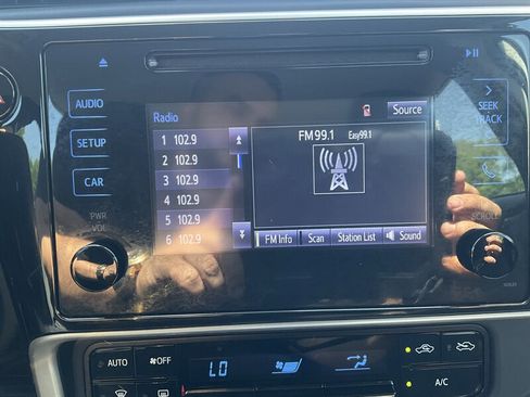 Used 2018 Toyota Corolla LE w/ Protection Package FWD image 14