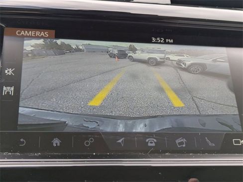 Used 2017 Land Rover Discovery HSE Luxury image 10