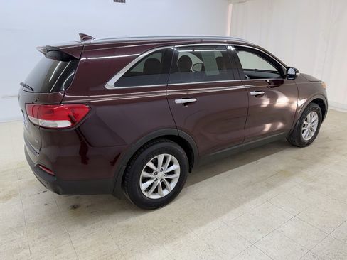 Used 2018 Kia Sorento LX image 5