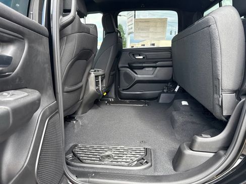 New 2026 RAM 1500 Express AWD/4WD image 16