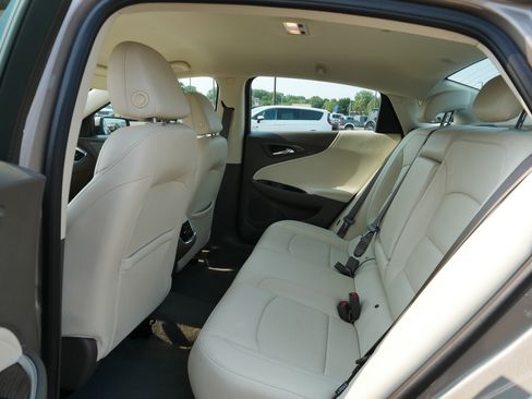 Used 2024 Chevrolet Malibu LT FWD image 34