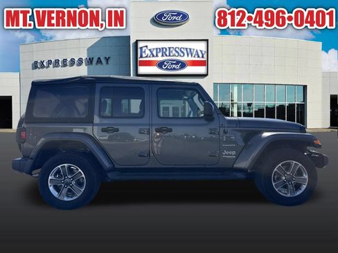 Used 2021 Jeep Wrangler Unlimited Sahara AWD/4WD image 12