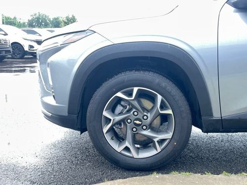 Used 2025 Chevrolet Trax LT w/ Driver Confidence Package FWD image 29
