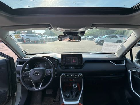 Used 2022 Toyota RAV4 Adventure w/ Convenience Package AWD/4WD image 7