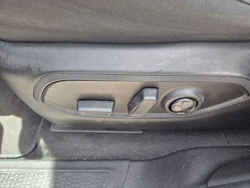 Used 2025 Jeep Grand Cherokee Laredo X w/ Luxury Tech Group I RWD image 4