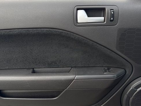 Used 2006 Ford Mustang GT Premium image 30