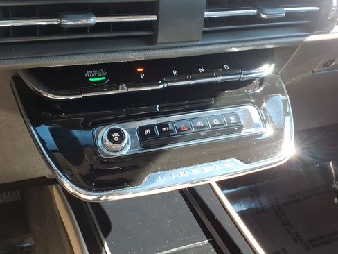 Certified 2024 Lincoln Corsair AWD image 18