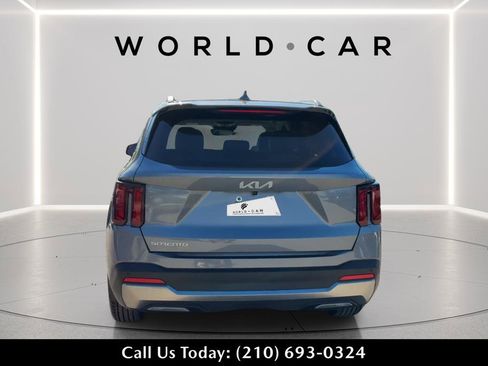 Certified 2025 Kia Sorento S w/ Panoramic Sunroof Package FWD image 4