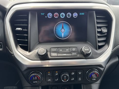 Used 2018 GMC Acadia SLT FWD image 19