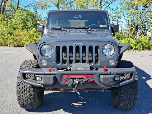 Used 2016 Jeep Wrangler Unlimited Rubicon image 2