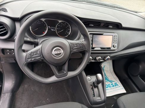 Used 2024 Nissan Kicks S image 10