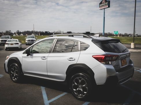 Used 2022 Subaru Crosstrek 2.5i Sport w/ Moonroof Package image 8