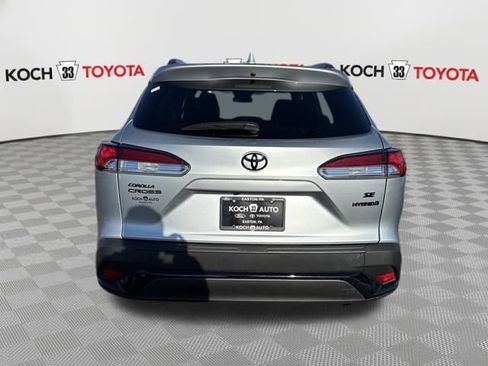 Certified 2024 Toyota Corolla Cross SE image 6