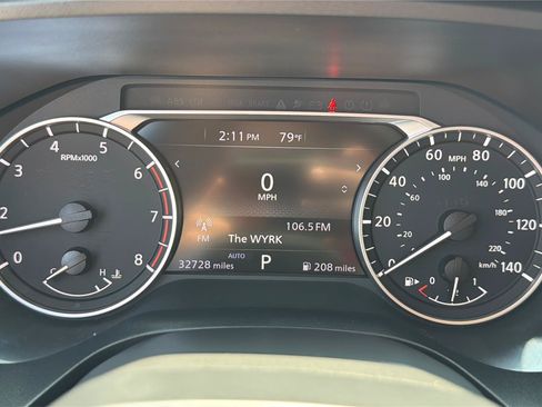 Used 2025 Nissan Rogue SV AWD/4WD image 15