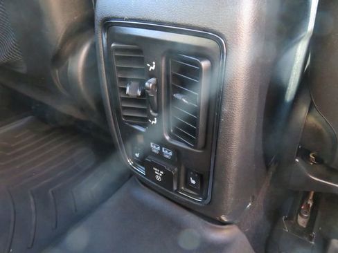 Used 2019 Jeep Grand Cherokee Limited w/ Luxury Group II image 15