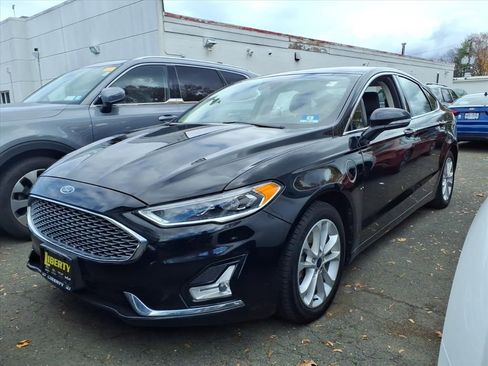 Used 2019 Ford Fusion Energi Titanium image 2