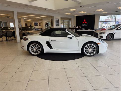 Used 2019 Porsche 718 Boxster image 5
