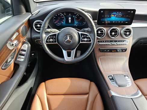 Used 2021 Mercedes-Benz GLC 300 4MATIC SUV image 11