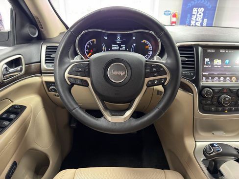 Used 2014 Jeep Grand Cherokee Limited w/ Luxury Group II AWD/4WD image 27