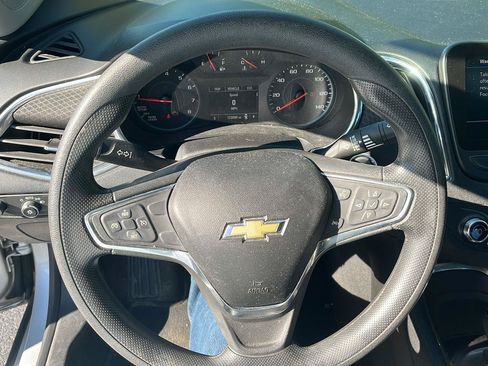 Used 2019 Chevrolet Malibu LT FWD image 11
