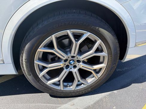 Certified 2025 BMW X7 xDrive40i w/ Premium Package AWD/4WD image 16