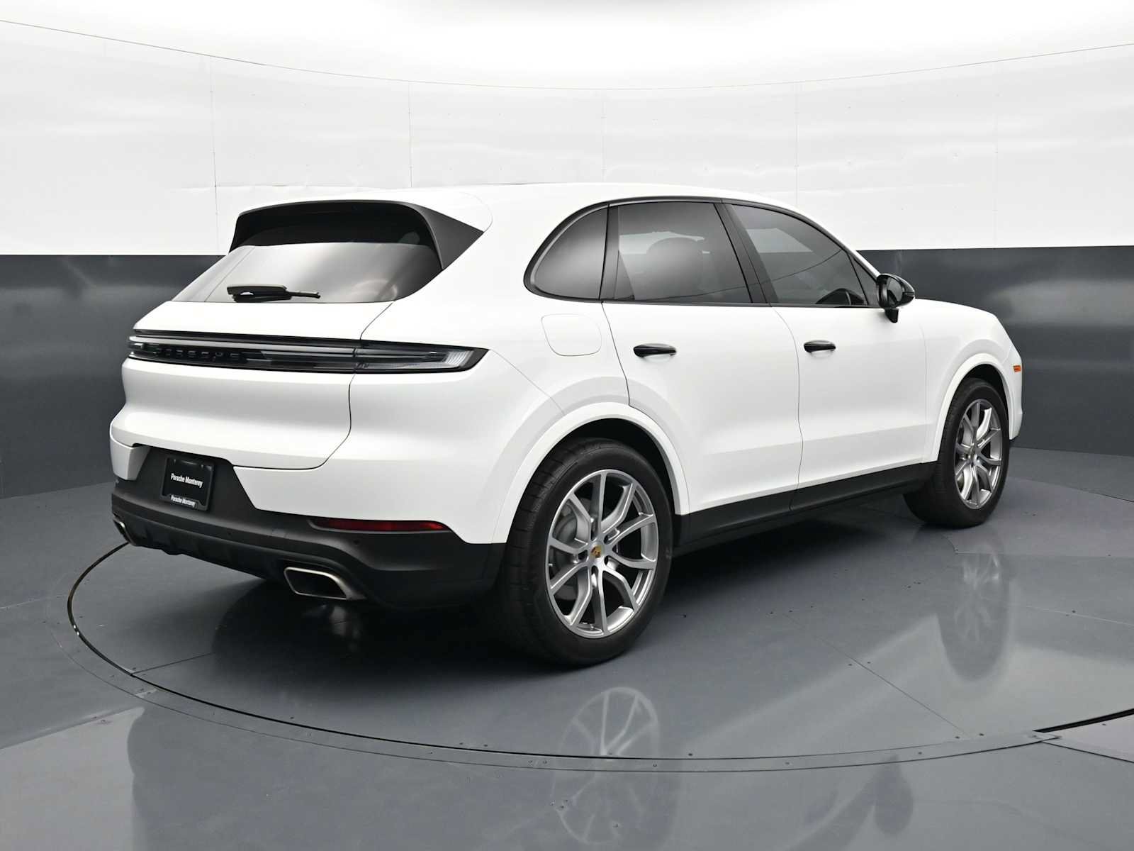 Certified 2024 Porsche Cayenne AWD/4WD image 26