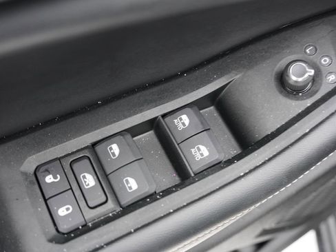 Certified 2024 Jeep Grand Cherokee L Altitude image 25