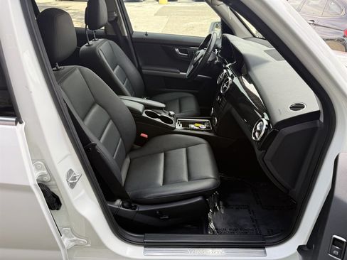 Used 2015 Mercedes-Benz GLK 350 2WD image 17