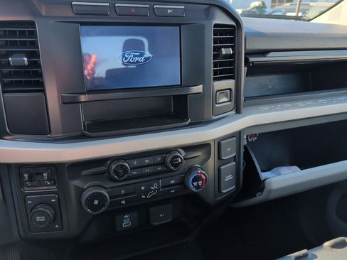 Used 2024 Ford F250 XLT image 9