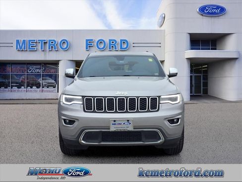 Used 2017 Jeep Grand Cherokee Limited w/ Luxury Group II image 10
