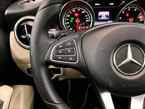 Used 2018 Mercedes-Benz GLA 250 4MATIC image 24
