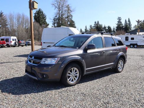 Used 2014 Dodge Journey SXT w/ Flexible Seating Group image 3