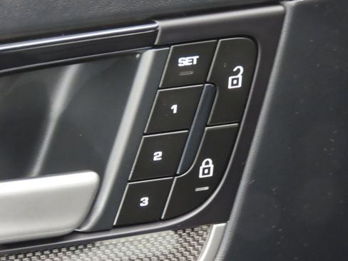 Certified 2026 Porsche Cayenne GTS AWD/4WD image 37