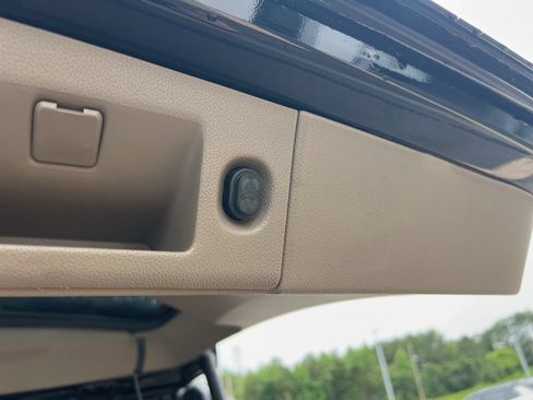 Used 2015 GMC Yukon SLT w/ Open Road Package AWD/4WD image 41