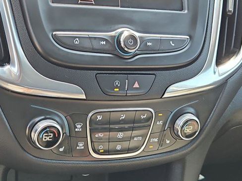 Used 2023 Chevrolet Equinox LT FWD image 17