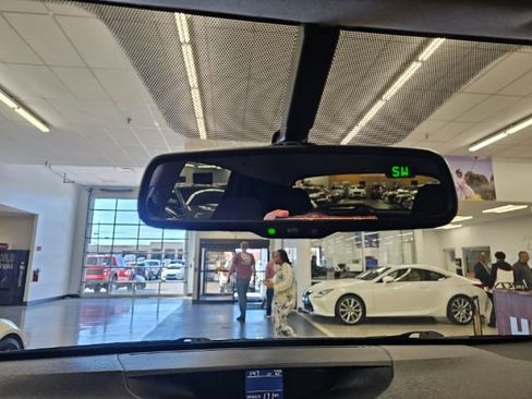 Used 2015 Toyota Venza Limited image 33