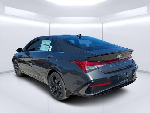 New 2026 Hyundai Elantra SEL Sport Premium FWD image 5