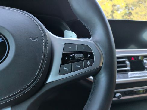 Used 2022 BMW X5 xDrive40i w/ M Sport Package AWD/4WD image 21