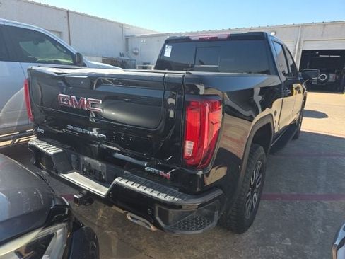 Used 2025 GMC Sierra 1500 AT4 w/ AT4 Premium Package AWD/4WD image 5