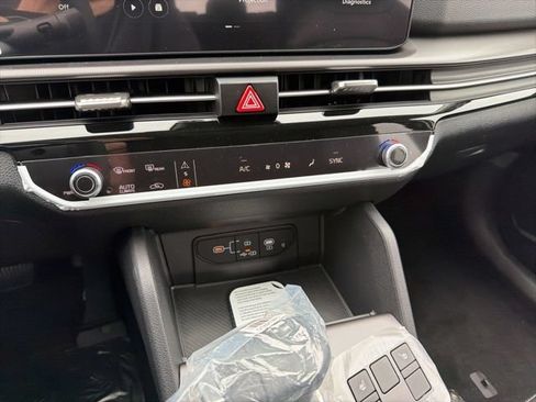 New 2026 Kia Sportage EX AWD/4WD image 21