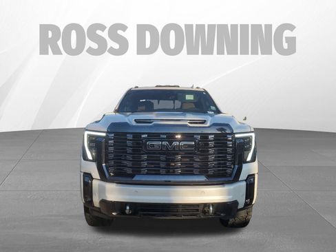 Used 2024 GMC Sierra 3500 Denali Ultimate image 2