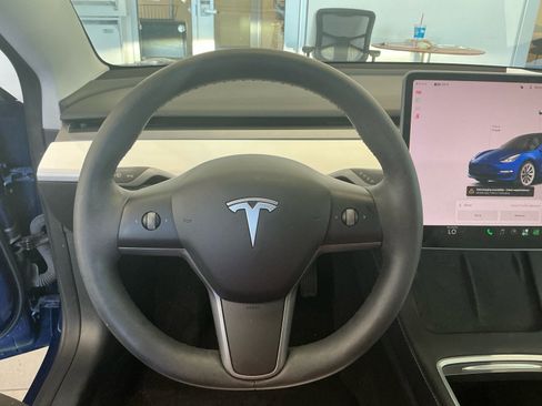 Used 2022 Tesla Model 3 Long Range AWD/4WD image 9