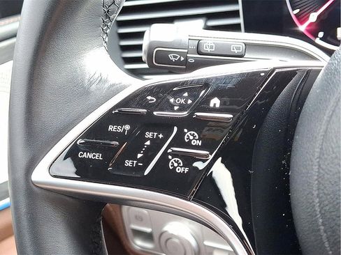 Used 2024 Mercedes-Benz GLE 350 4MATIC image 24