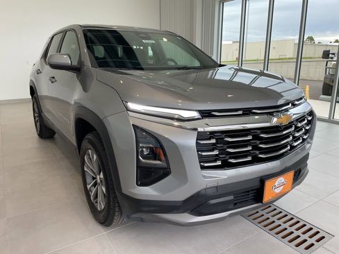 Used 2025 Chevrolet Equinox LT AWD/4WD image 7